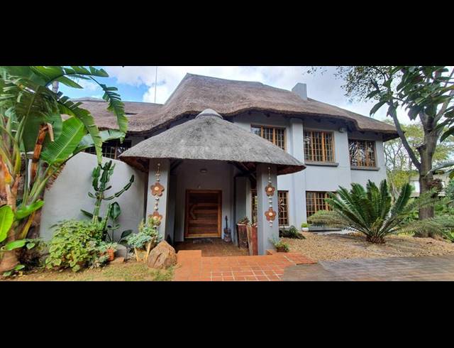 6 BEDROOM HOUSE FOR SALE IN VAL DE GRACE